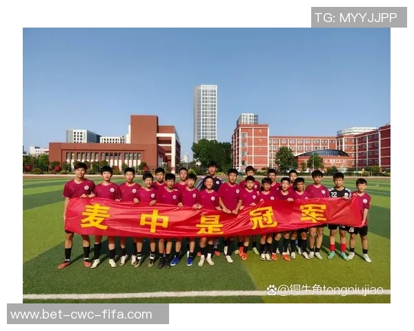 某区中学生足球联赛精彩纷呈各校球队全力以赴争夺冠军荣耀