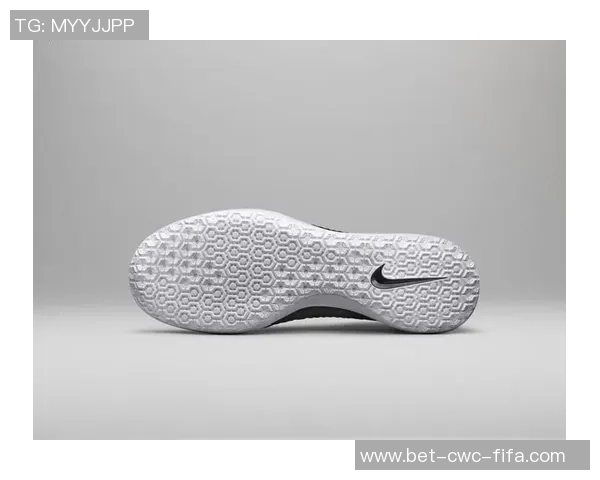 耐克男童足球鞋推荐适合各年龄段小球员的舒适与性能结合 耐克男童足球鞋推荐适合各年龄段小球员的舒适与性能结合
